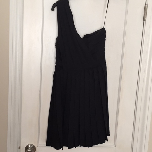 Rachel Roy pleated black one shoulder dress. - Picture 4 of 6